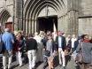 Lors de la sortie de la cathédrale