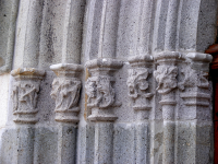 Décor sculpté - Entrée de l‘église de Yolet