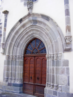 Le porche de l‘église de Yolet