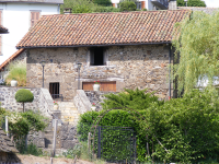 Vézac - Délicate maison - Paroisse de la Croix Saint Pierre